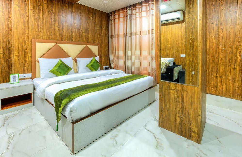 Capital O 23188 Glory Villa نيودلهي المظهر الخارجي الصورة