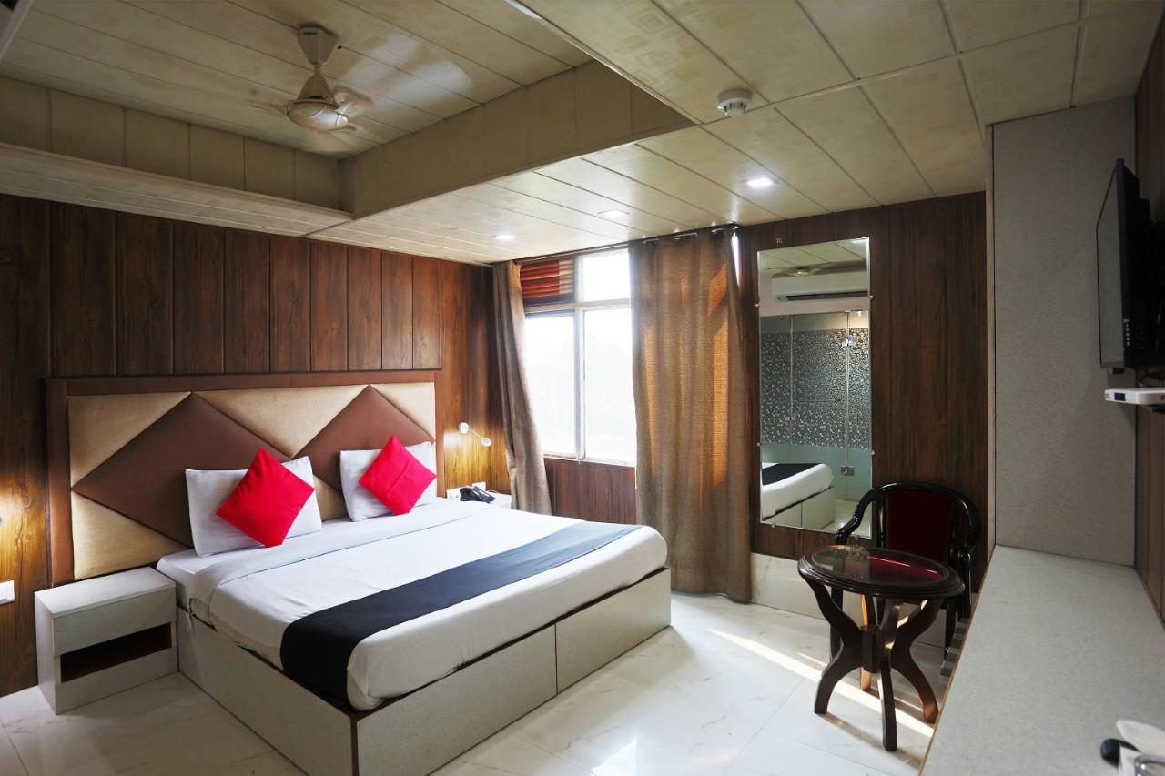 Capital O 23188 Glory Villa نيودلهي المظهر الخارجي الصورة