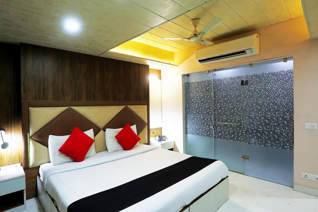 Capital O 23188 Glory Villa نيودلهي المظهر الخارجي الصورة